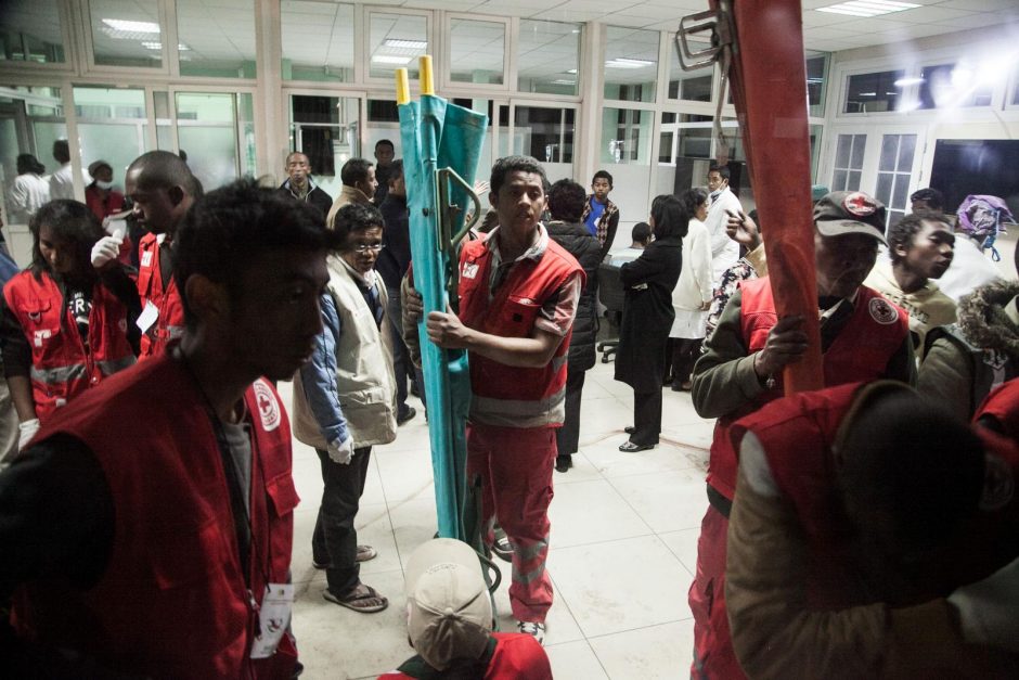 Madagaskare per teroristų išpuolį žuvo du ir sužeista daugiau kaip 80 žmonių