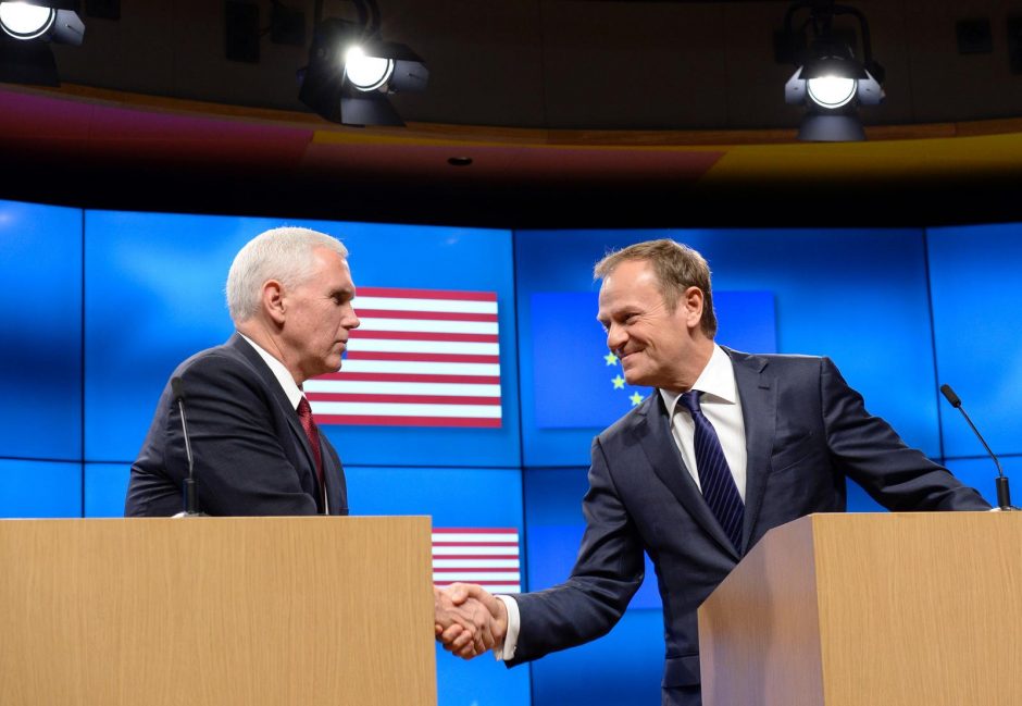 JAV viceprezidentas ramino dėl D. Trumpo susirūpinusią Europą