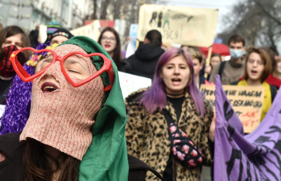 Feministės ragina Ukrainą sugrąžinti Moters dienai tikrąją prasmę