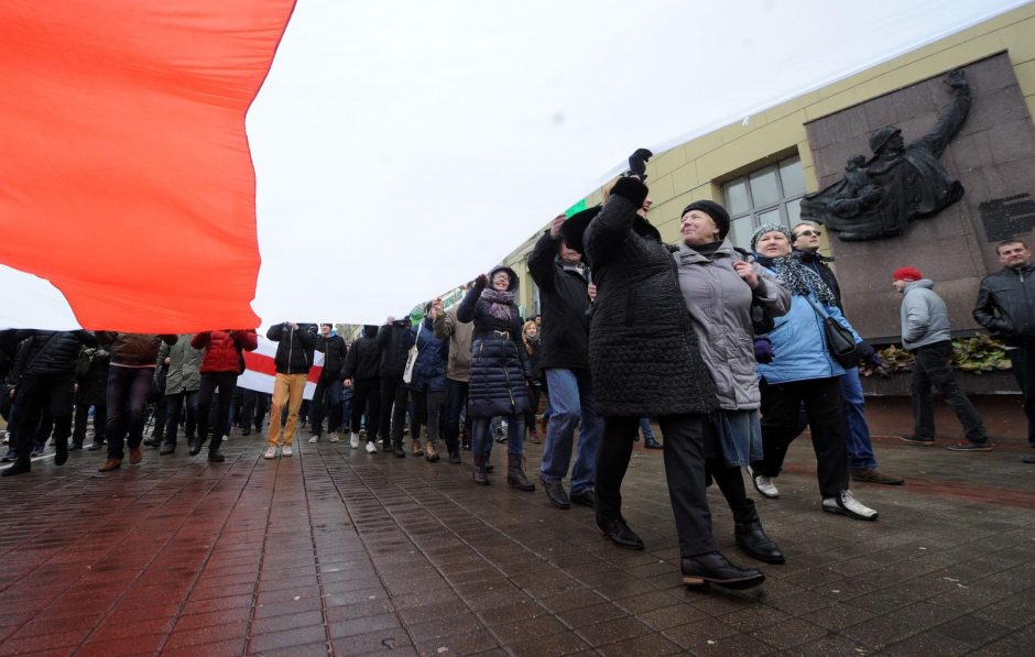 Minske per opozicijos mitingą sulaikyta daugiau kaip 400 dalyvių, daugelis sumušti