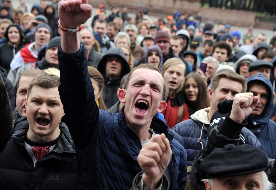 Baltarusių opozicijos lyderis už dalyvavimą protestuose gavo 15 parų arešto