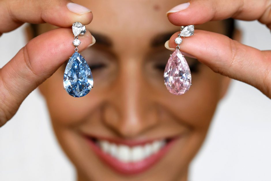 Už auskarus su deimantais aukcione sumokėta net 51,7 mln. eurų
