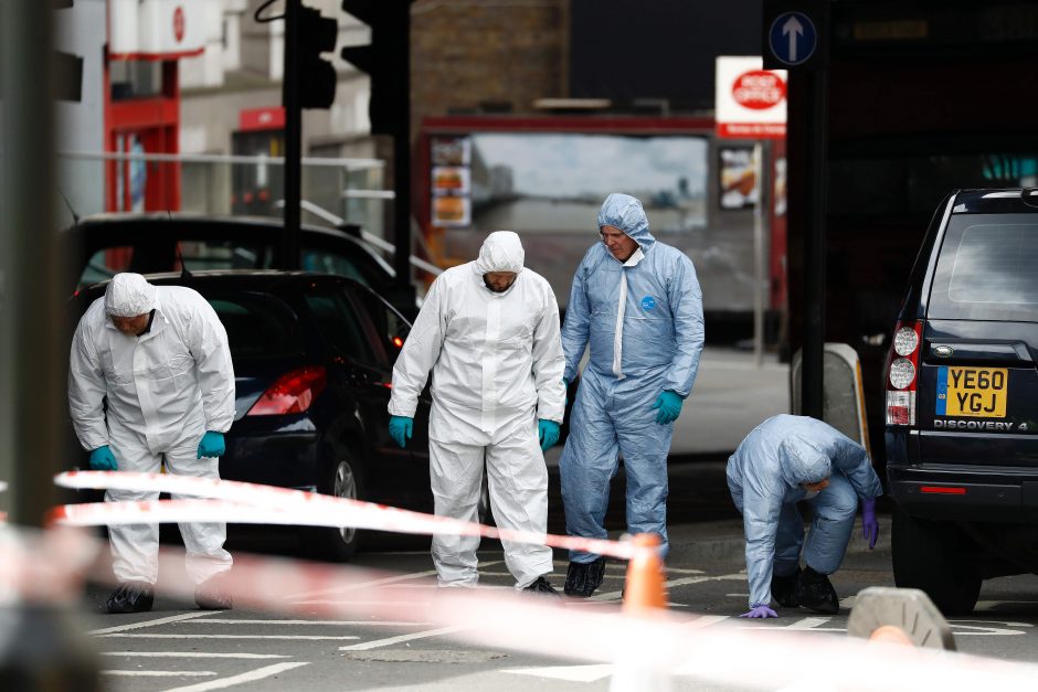 Dėl teroro atakos Londone suimti keli įtariamieji