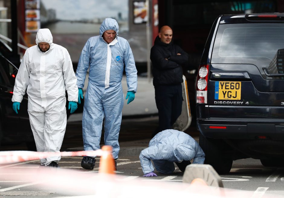 Dėl teroro atakos Londone suimti keli įtariamieji