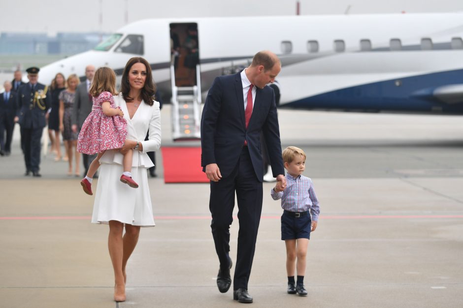Britanijos karališkoji šeima lankosi Lenkijoje