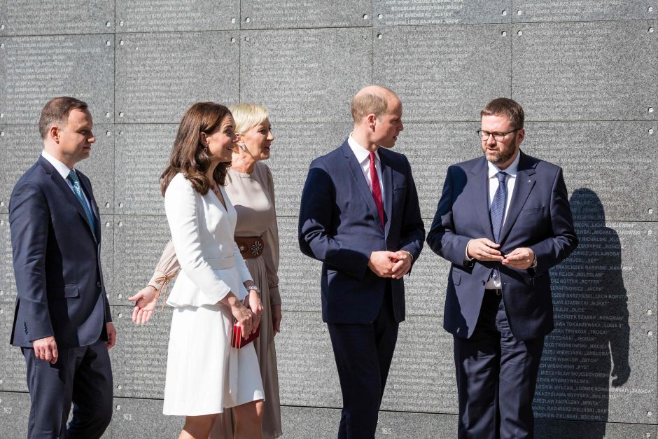 Britanijos karališkoji šeima lankosi Lenkijoje