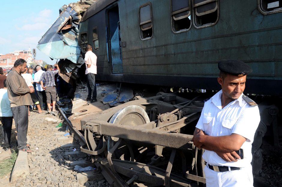 Egipte susidūrus traukiniams žuvo mažiausiai 36 žmonės 