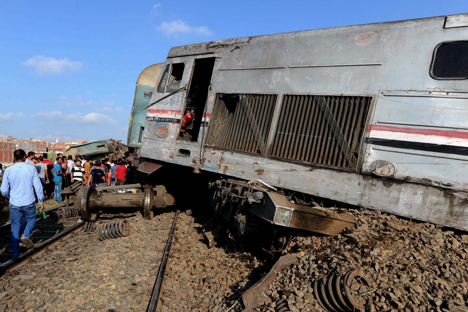 Egipte susidūrus traukiniams žuvo mažiausiai 36 žmonės 