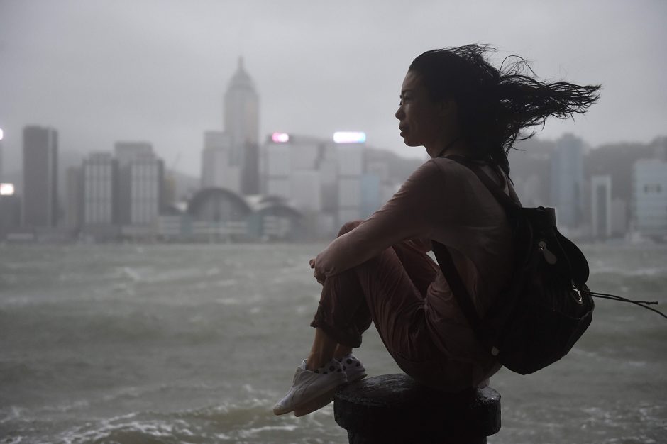 Honkongą niokoja galingas taifūnas, yra žuvusiųjų