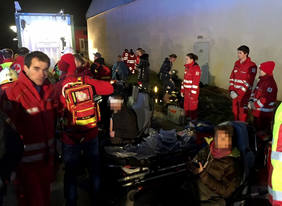 Austrijoje susidūrus priemiestiniams traukiniams sužeisti aštuoni žmonės