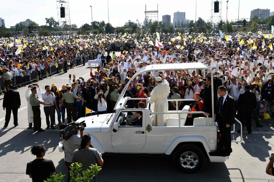 Popiežius Čilėje prakalbo apie vaikų seksualinio išnaudojimo skandalus