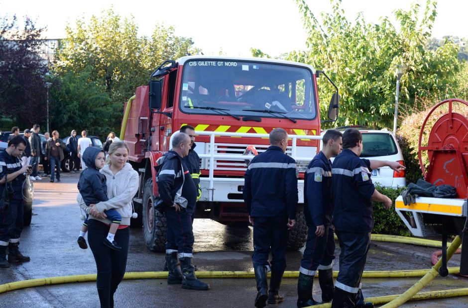 Smarkūs potvyniai Prancūzijos Žydrajame Krante pareikalavo 13 gyvybių