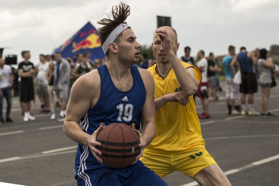 Gatvės krepšinio turnyro atranka pasirodė svarbesnė už paplūdimį