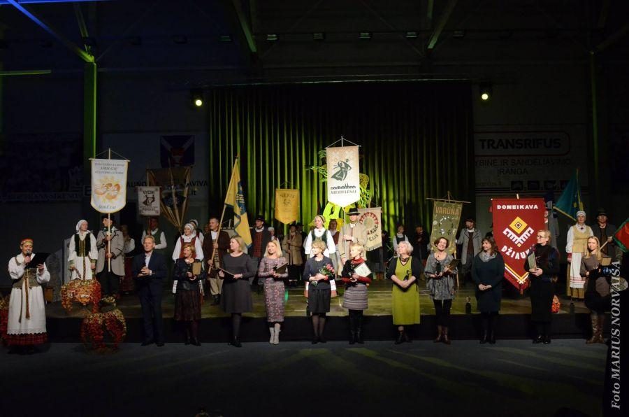 Garliavoje nugriaudėjo tarptautinis liaudies šokių festivalis
