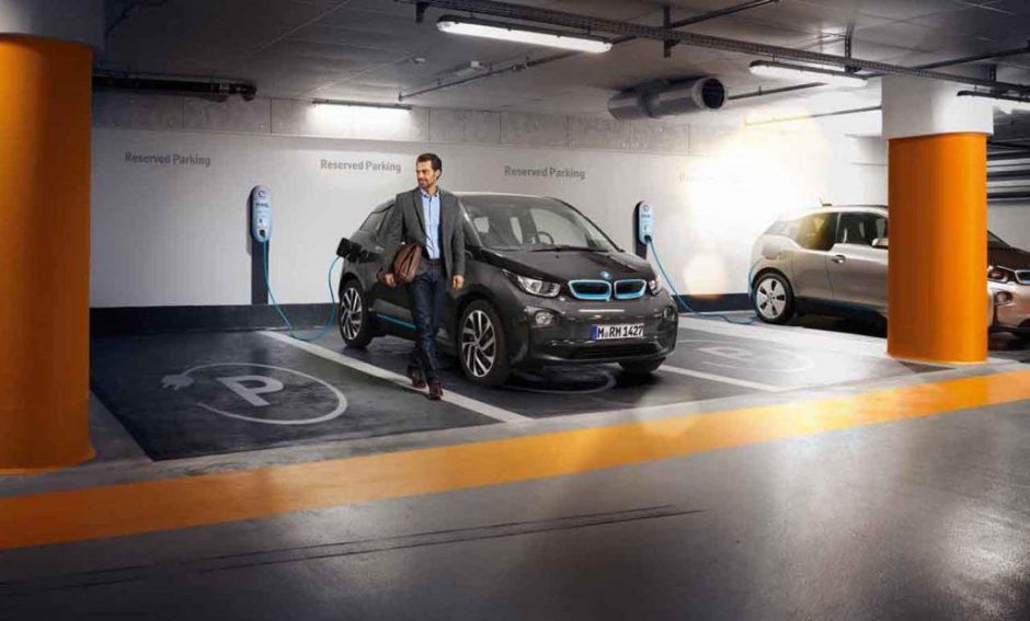 Ženevos automobilių parodoje – BMW premjeros