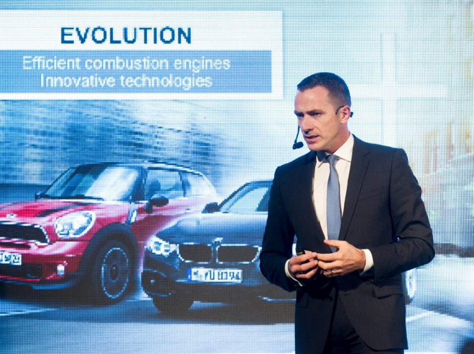 BMW koncerno viceprezidentas Vilniuje pristatė BMW ateities automobilių technologijas