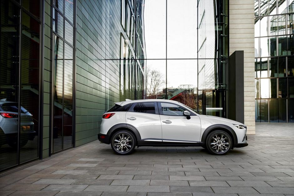 Europoje debiutavo kompaktiškas miesto visureigis „Mazda CX-3“