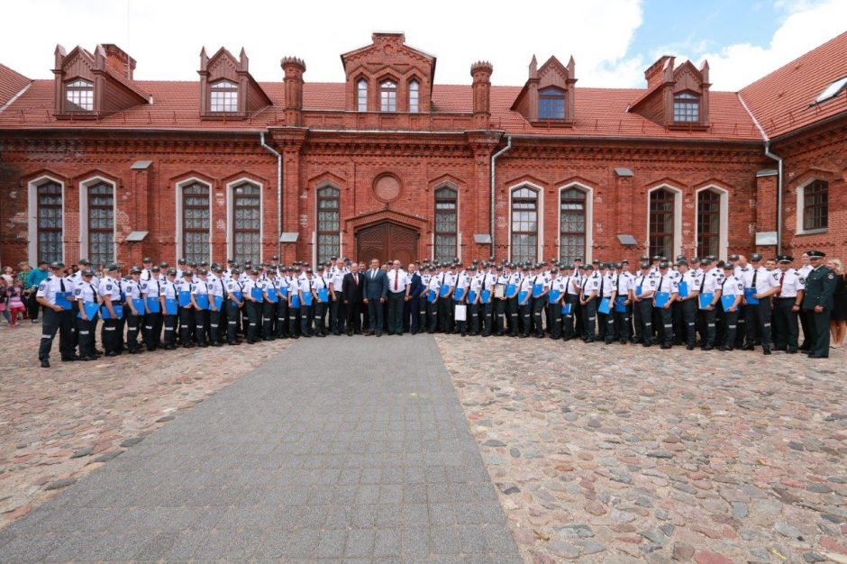 Policijos mokyklą baigė 103 kursantai