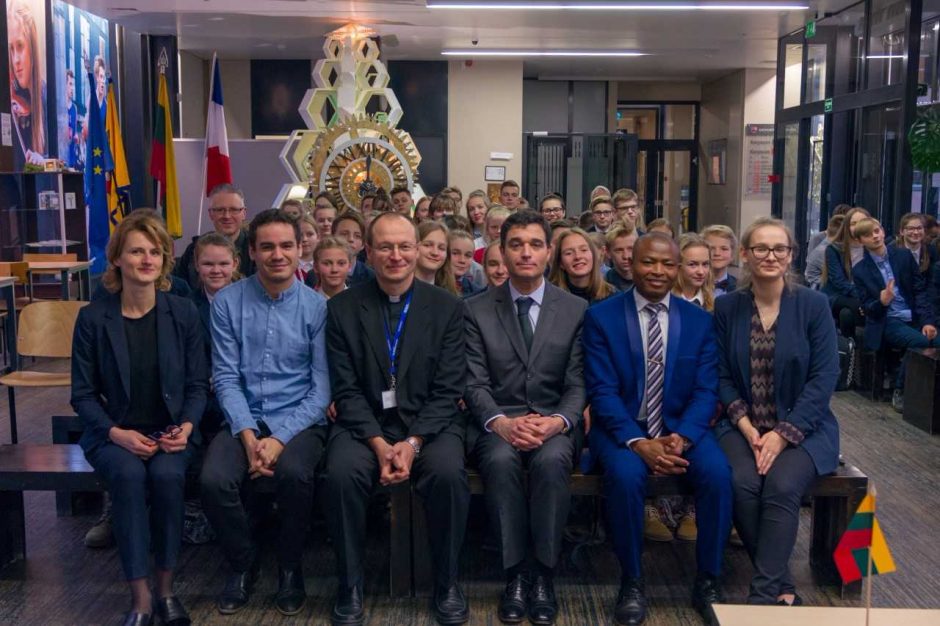 Ambasadoriaus pamoka gimnazistams – prancūziškai