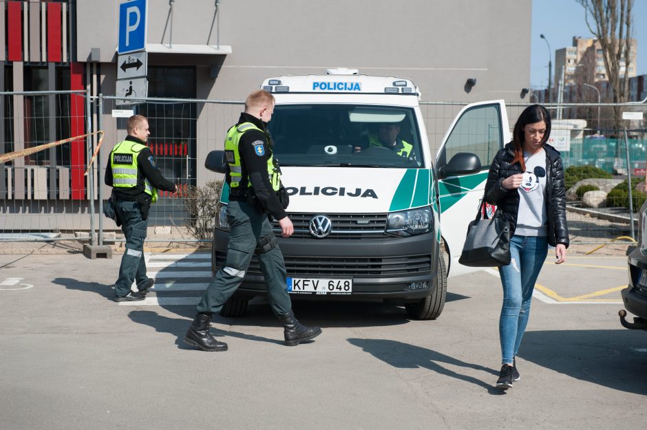 Kalniečių poliklinikoje sprogmenų nerasta, sulaikytas įtariamasis 