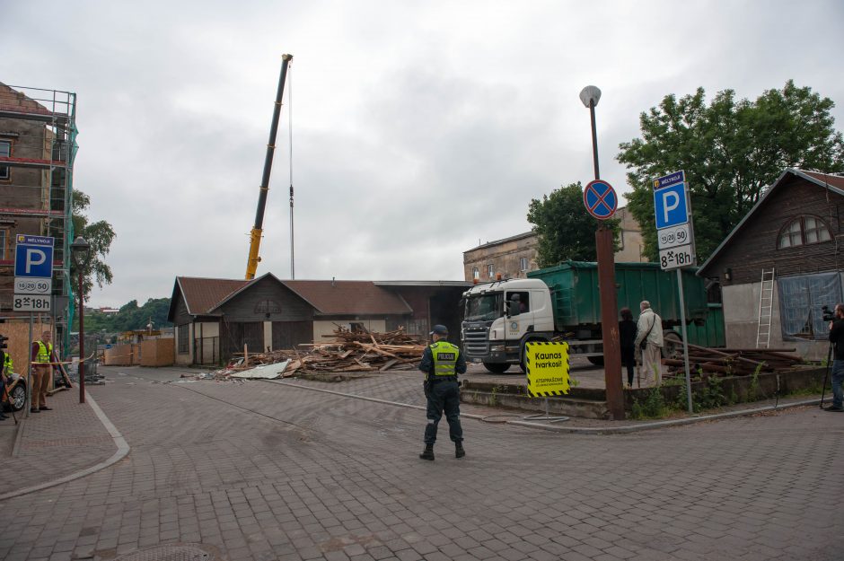 Kaunas toliau tvarkosi: griaunami nelegalūs pastatai senamiestyje