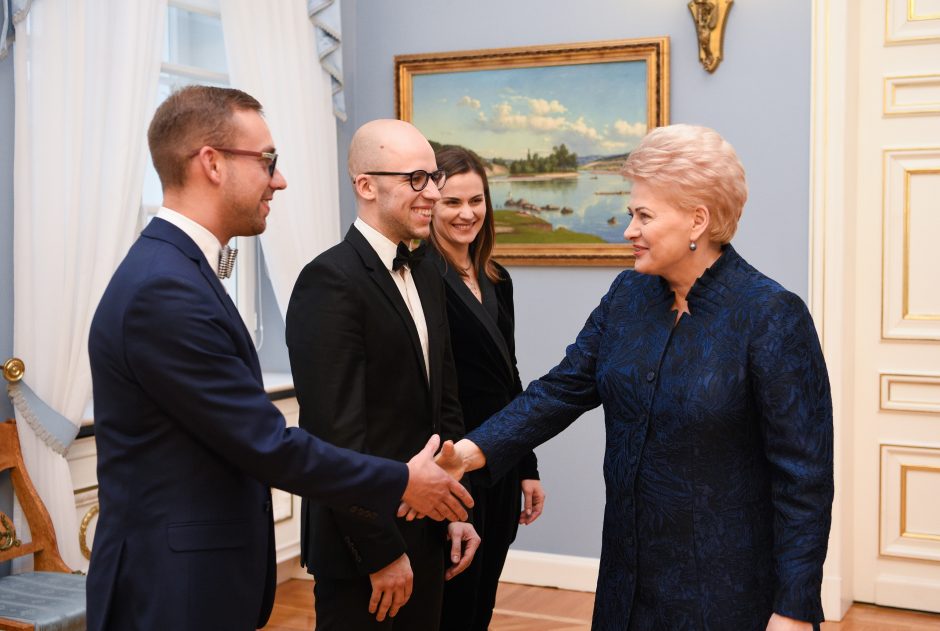 „Už saugią Lietuvą“ ženkleliai – naujiems ambasadoriams