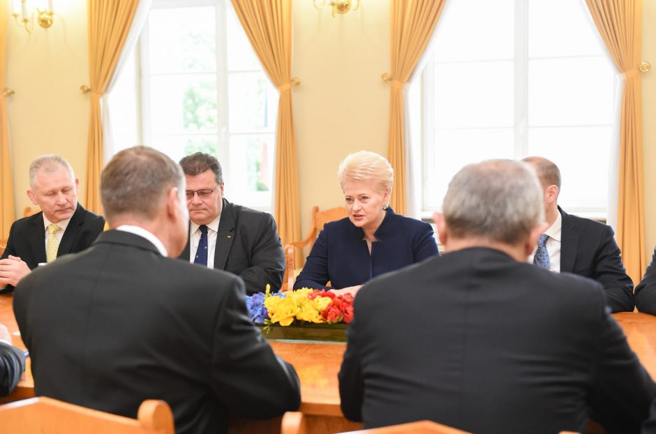 Lietuvoje viešintis Rumunijos prezidentas kritikuoja ES migracijos politiką