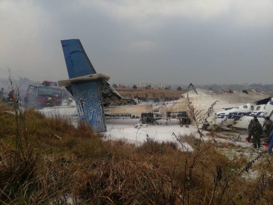 Katmandu sudužus Bangladešo laineriui žuvo 49 žmonės, sužeisti 22 