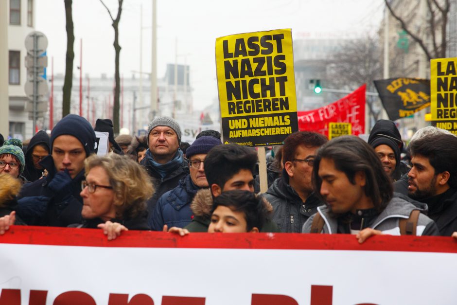 Austrijoje – protestas prieš naująją dešiniųjų vyriausybę