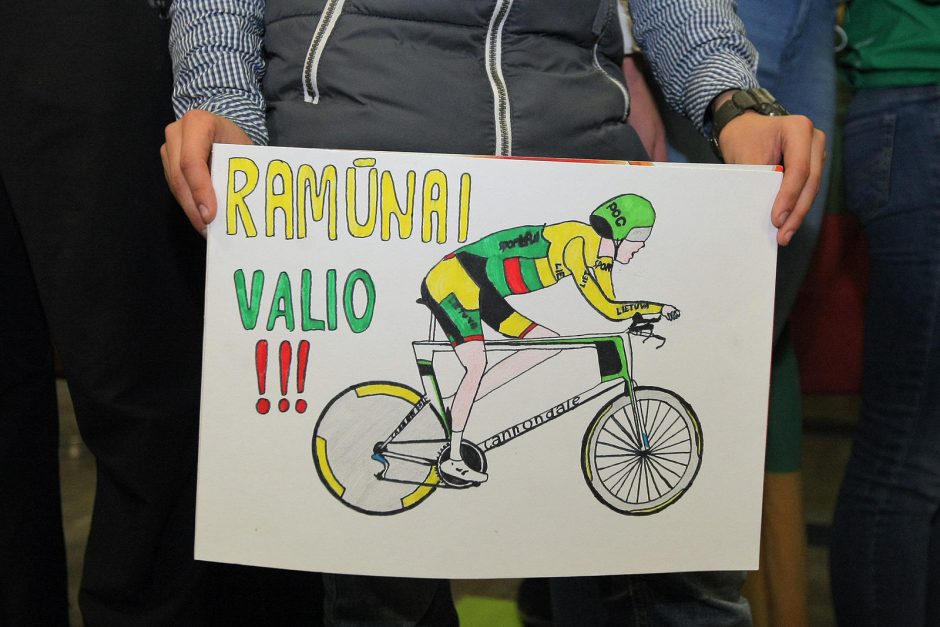 Pasaulio dviračių čempionato prizininkas R. Navardauskas sugrįžo į Kauną