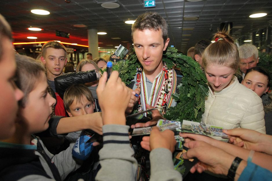 Pasaulio dviračių čempionato prizininkas R. Navardauskas sugrįžo į Kauną