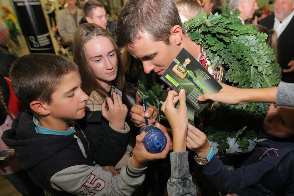 Dviratininko R.Navardausko sutiktuvės Karmėlavoje