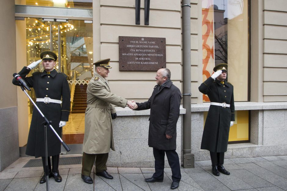 Pastatas Gedimo prospekte primins apie Lietuvos kariuomenės atkūrimą