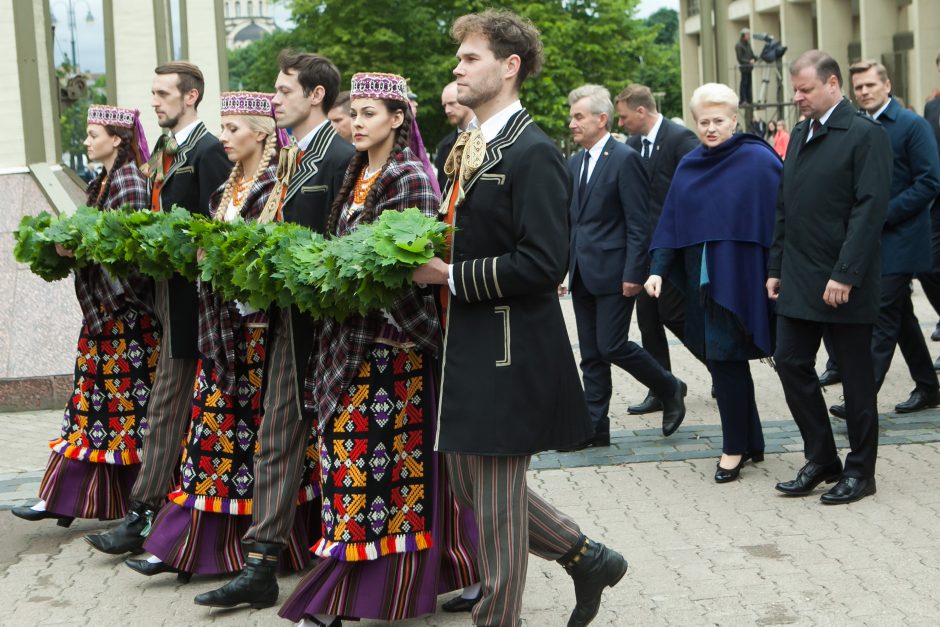 Prezidentė: birželio 14-oji – Lietuvos žaizda, kuriai nelemta užgyti