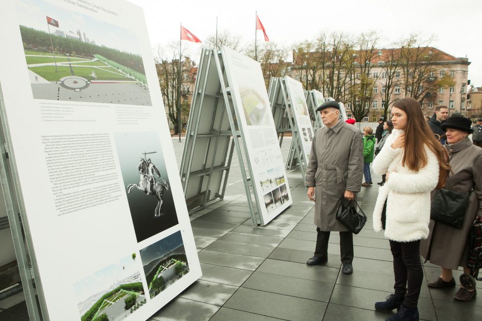 Užbaigti Lukiškių aikštės darbus sutrukdė lietus