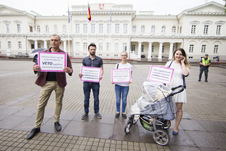 Protestuotojai: Lietuvoje vėl gali būti 3 milijonai gyventojų