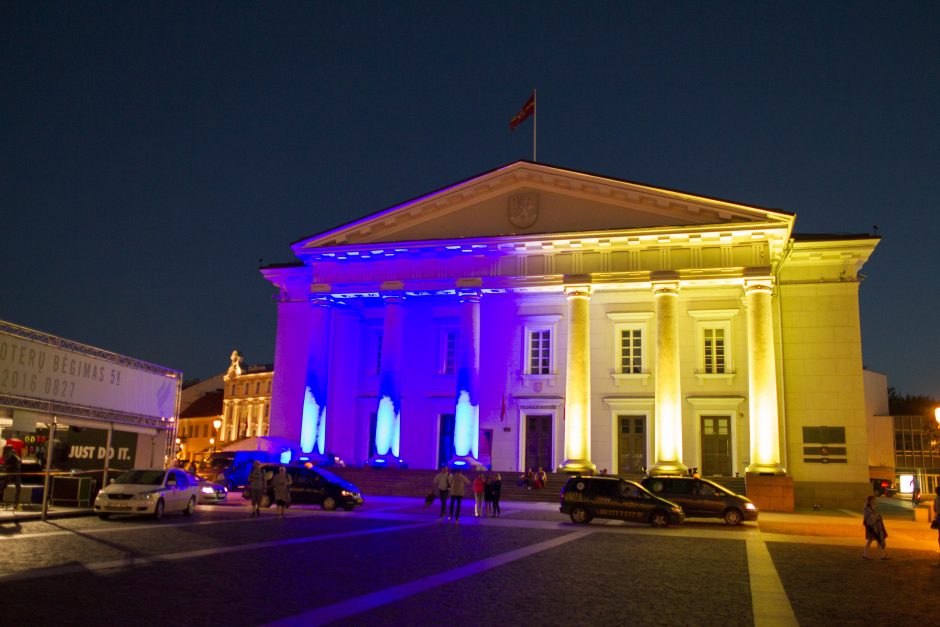 Vilnius nušvito Ukrainos vėliavos spalvomis