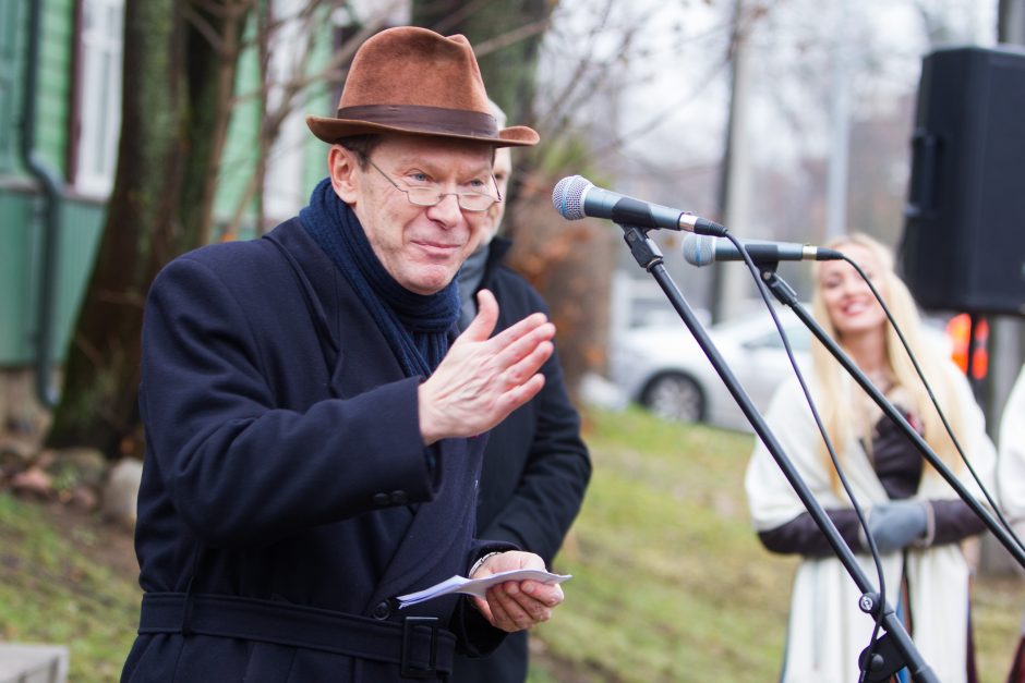 Gatvę Vilniuje papuošė lentelė latvių kalba