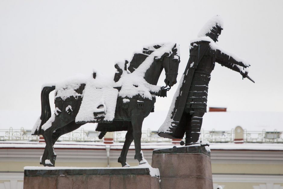 „Vilniaus skulptūrų kelias“ kviečia į kalėdinį pasivaikščiojimą sostinėje