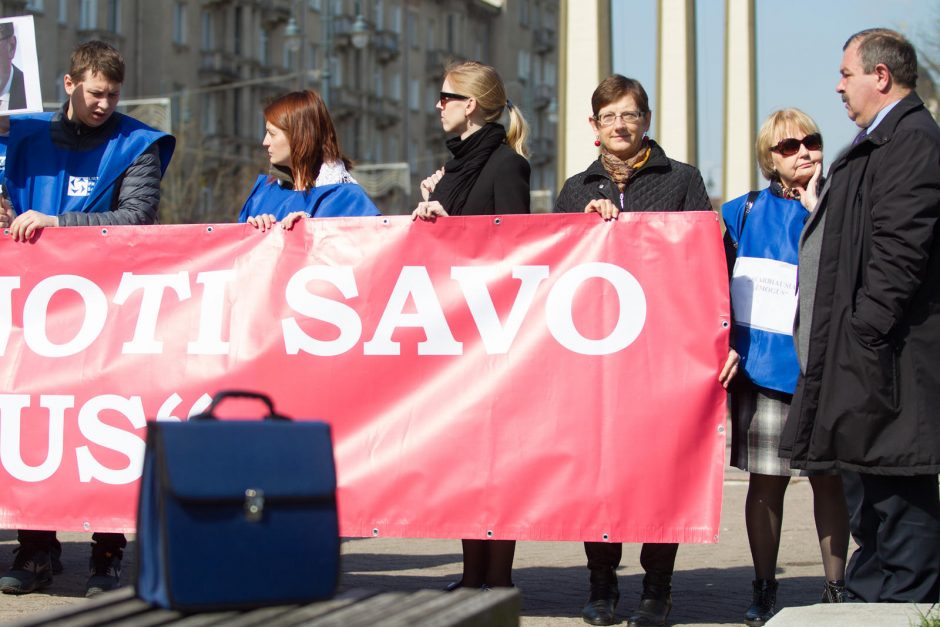 Profsąjungų protestas prie Seimo