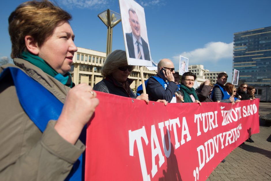 Profsąjungų protestas prie Seimo