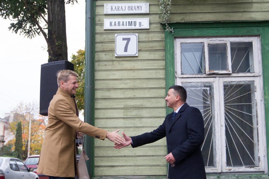 Draugiškumo ženklas Vilniaus karaimams – gatvės akcentas karaimų kalba