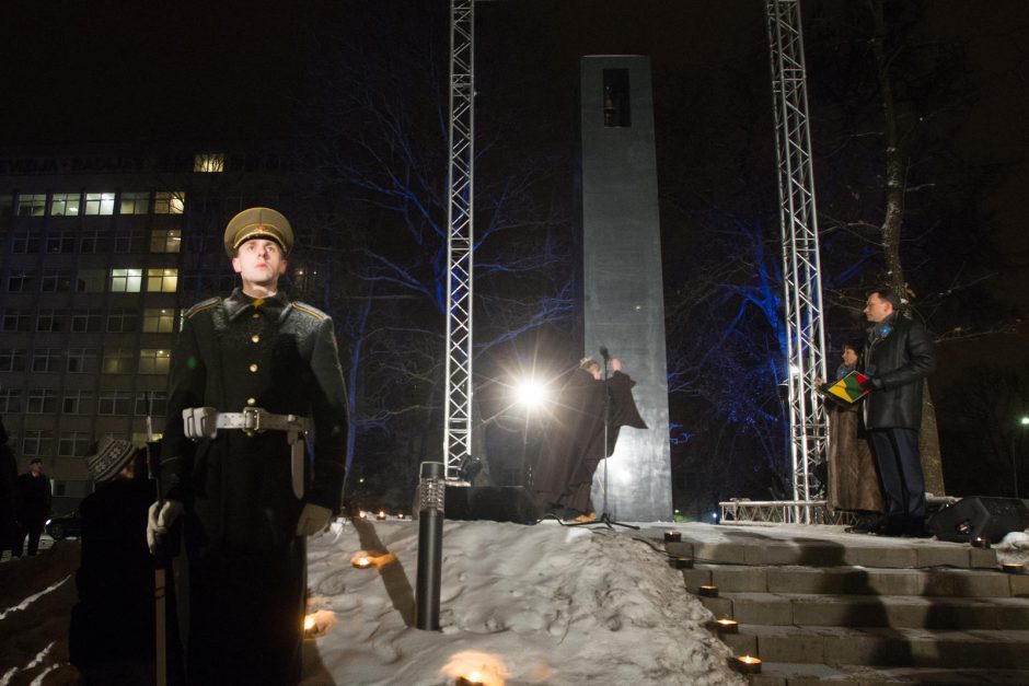 Valstybės vadovai atidarė Sausio 13-osios memorialą