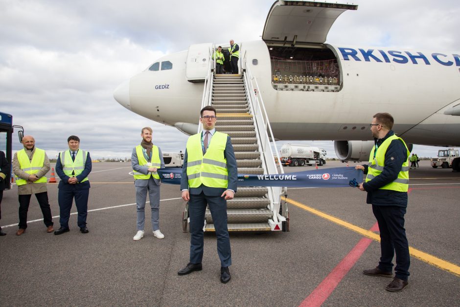 Iš Vilniaus skraidysiantys turkai padvigubins gabenamų krovinių skaičių