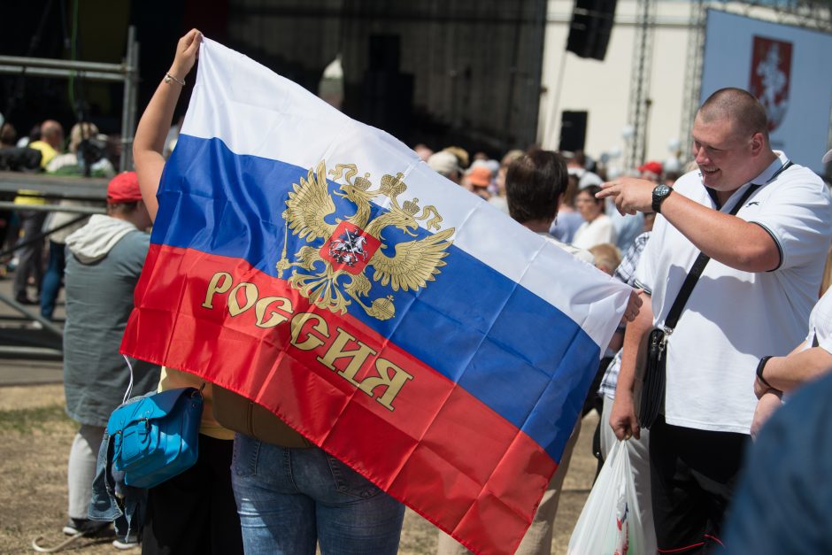 Prie Rusijos ambasados pagerbtas B. Nemcovas, Vingio parke – rusų kultūros diena