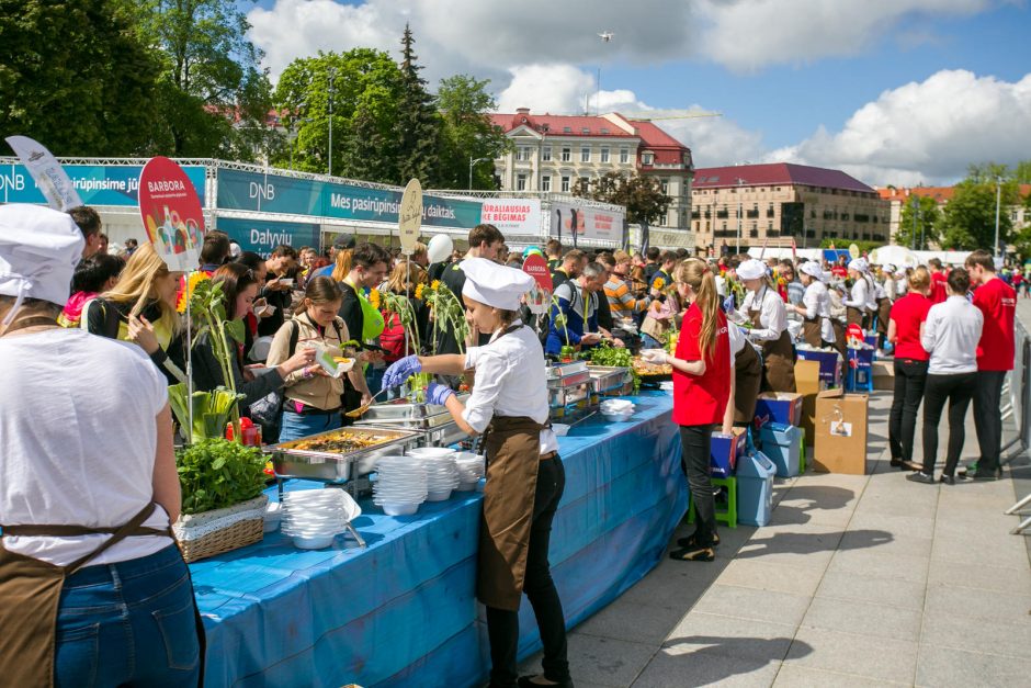 Vilnius siekė makaronų valgymo rekordo