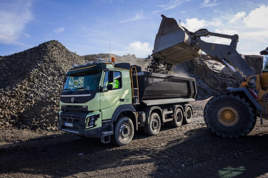 „Volvo Trucks“ pristato penkis naujus sunkvežimių sprendimus