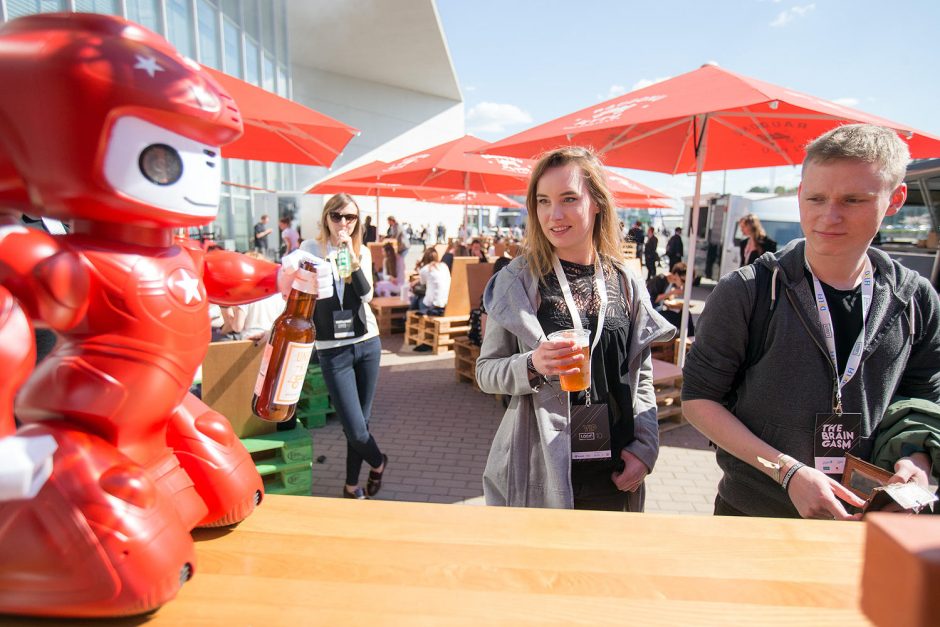 Festivalyje „Login“ aludariai metė iššūkį robotams