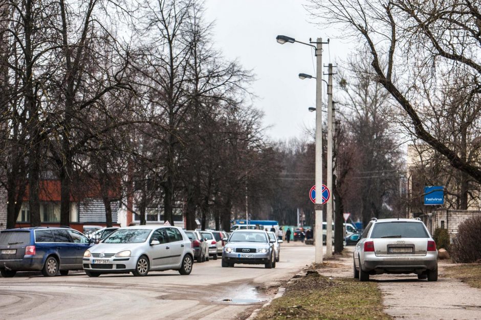 Vilijampolės gyventojai skundžiasi: tvoromis eiti nemokame