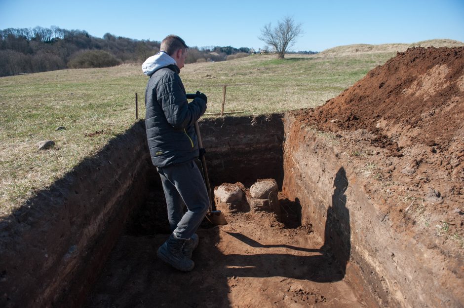 Archeologų laimikis Zapyškyje – mūriniai pamatai